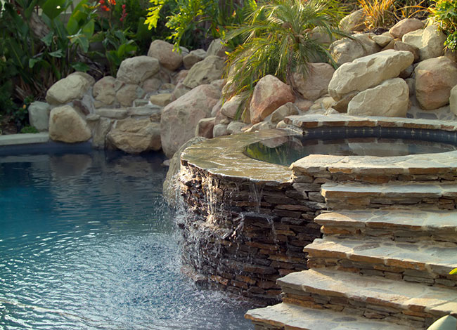 Maximizing Your Outdoor Space: 4 Tips for Pool Landscaping